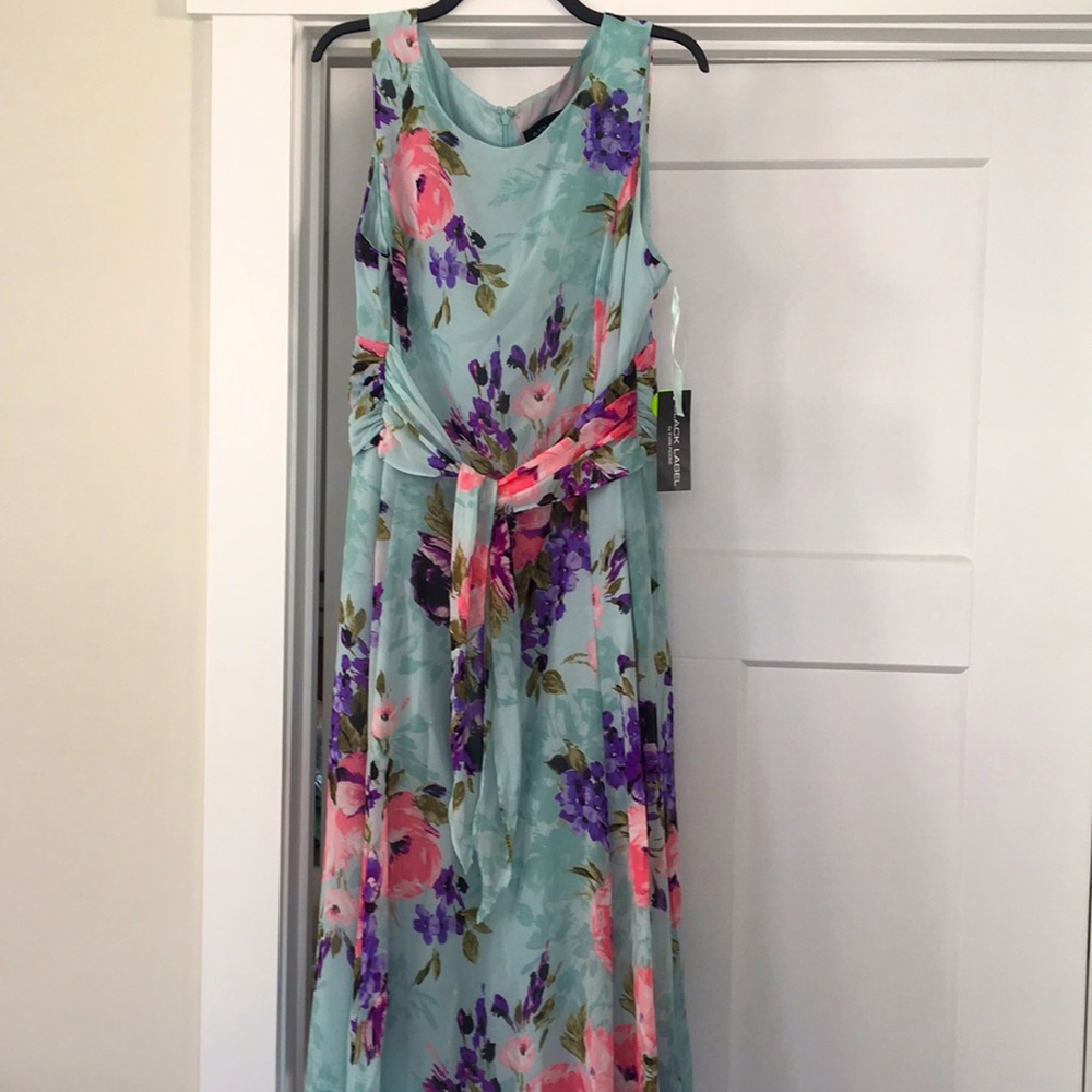 NWT Black Label sleeveless midi dress